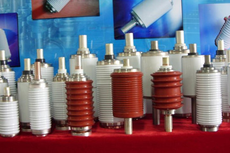 如何判斷真空斷路器中的真空滅弧室需要更換？